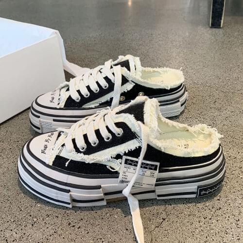 Women Canvas Shoes Fashion Low Upper Old Lace-up Casual Flat Sneakers Vulcanize Shoes Thick Bottom Slippers Trainers Footwear