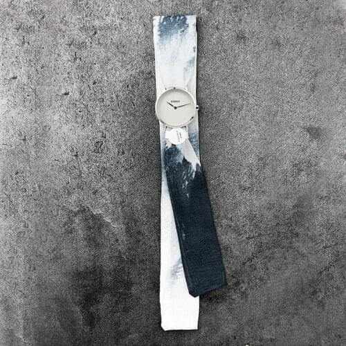 2020 Lady gift simple watch Enmex strappy black& white style fashion vertical lines red-crowned crane quartz wristwatch