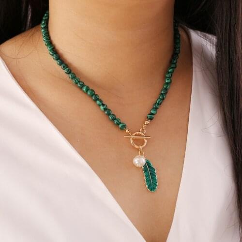 Vintage Malachite Alloy Beads Green Leaf Pearl Necklace for Women Fashion Green Stone Personality Metal Buckle Choker Jewelry