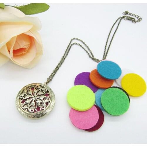 46cm Short Chain with 30mm Locket Frame Women`s Fragrance Pendant Necklace