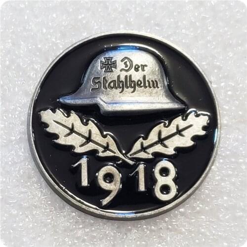 1918 German helmet badge