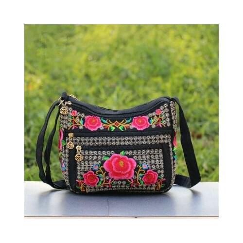 Hot national emrboidery small women shopping handbags!Nice bohemian floral prints lady casual shoulder bags All-match canvas bag