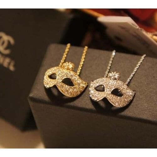 Womens Multi-Element Crystal Necklace Fashion Womens Necklace Rhinestone Inlaid Fox Fox Masquerade Mask Chain Link