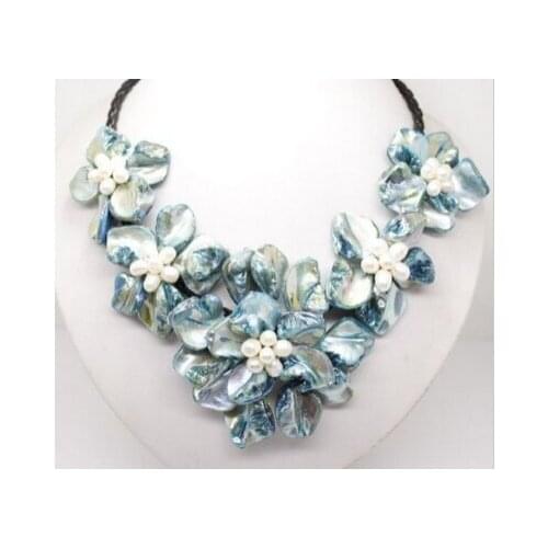 Free shipping 001072 Wonderful Ladys Blue Shell mother of pearl 5 flowers pendant necklace 18"
