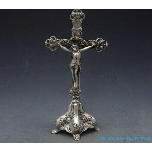 Escultura de cobre blanco crucificado para proteger al mundo