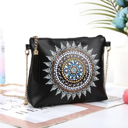 New Arrival 5D DIY Diamond Painting Leather Crossbody Bag Chain Bags DIY Diamond Embroidery Bag Wallet for Women Makeup Pouch
