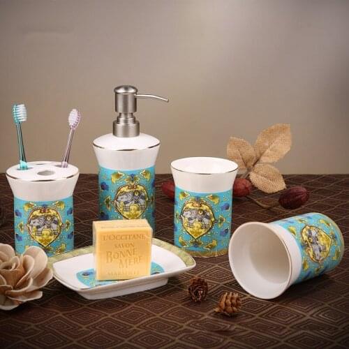 Bathroom Accessories Set Ceramic Soap Dispensers Toothbrush Holder Gargle Cups 5 Pieces Set With Gift Box Luxury Wedding Gifts