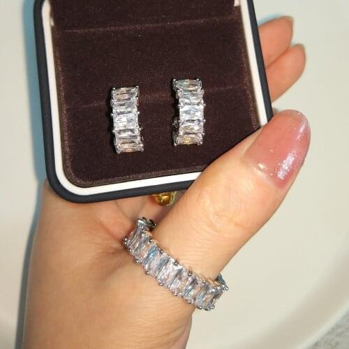 UILZ 2pcs Modern Square AAA Zircon Charm Jewelry for Women Gorgeous Wedding Sparkling Crystal Rings Gift