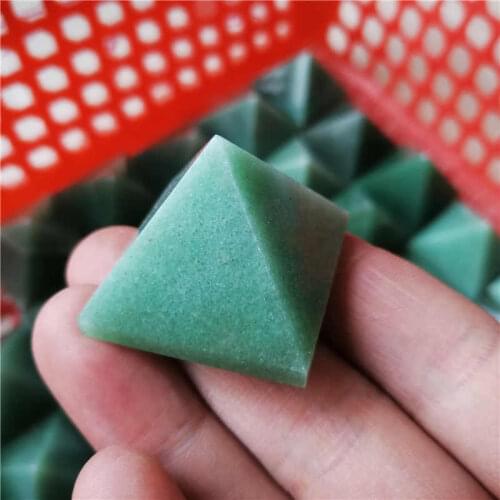 AAAAA+++Natural aventurine jade pyramid decoration 28mm--35mm