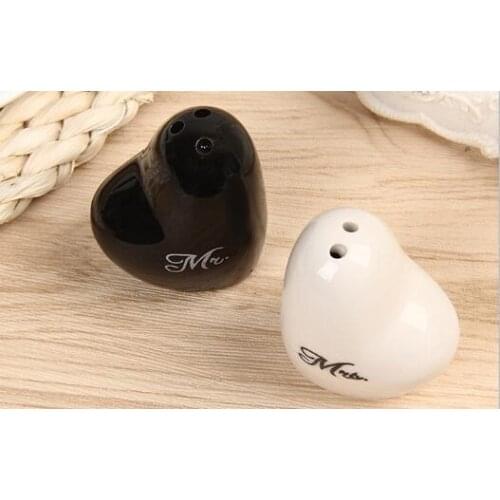 100 sets Heart shaped Wedding Favor Gifts Heart shaped "Mr.& Ms." Salt Pepper Shaker 2pcs=1set