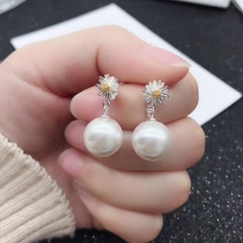 Exquisite Dtud Earring Whole Exquisite Real 925 Sterling Silver Frosty Daisy Elegant Snowflake Like Chrysanthemum Drop Pearls
