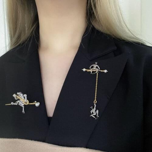 RISPADA XZ26253 Vintage frog playing lute brooch