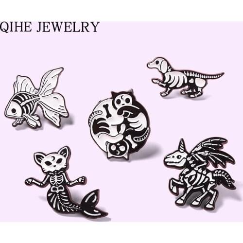Animal Skeleton Enamel Pins Badge Cat Dog Fish Brooches Punk Goth Metal Lapel Pin Halloween Jewelry Gift for Friends Wholesale