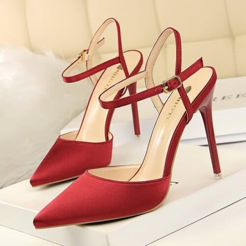 Luxury Famous Brand Women Pumps Sesy High Heels sandals Red Womens Shoes Pointed Toe High Heels Wedding Shoes Woman Silver Gold