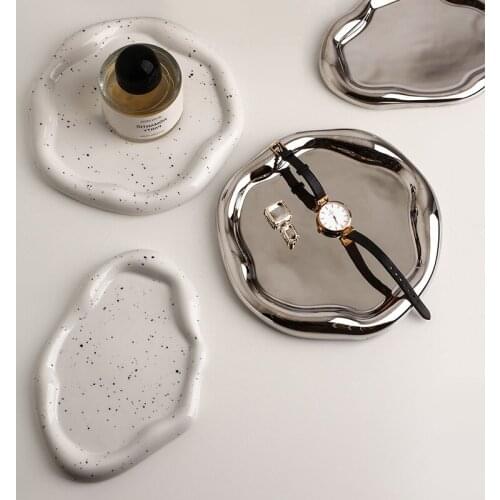 Vintage Metal Serving Tray Retro Dessert Storage Organizer Round Plate Tea Pot Support Holder Table Decorative Home Decor