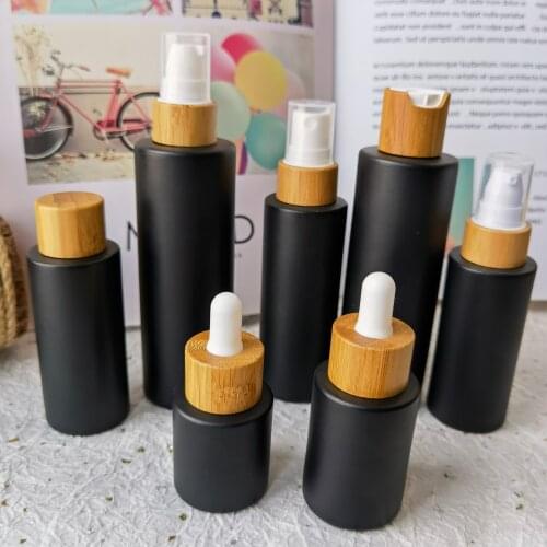 Skin Care Perfume Atomizer Portable Liquid Packaging Glass Spray Alcochol Empty Bottle With Bamboo Lid Refillable For Traveling