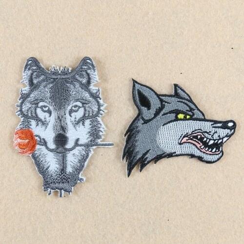 Animals Patches Rose Wolf Patch Iron on Transfers for Clothing High Quality Embroidery Applique DIY Clothes Stickers Accessories