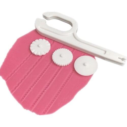 3PCS Cutting Edge Roller Biscuit Wheel Cutter Fondant Cake Mould Baking DIY Tool Biscuit Cutting