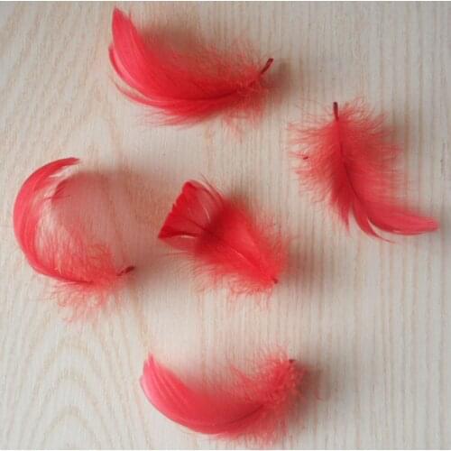 20Pcs/Lot Red Color Natural 5-8cm Floating Goose Feather Plume For Wedding Hat DIY Crafts Headwear Hair Accessories Decoration