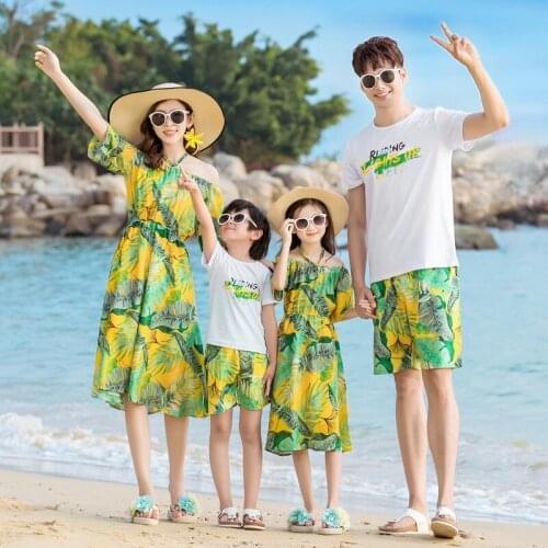 2019 Summer Family matching clothes mother daughter dresses father son T-shirt pants outfits Girl Boy family look beach Vacation