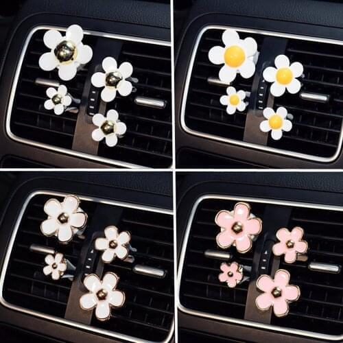 4 pcs car outlet vent perfume clip small daisy air conditioning aromatherapy clip car interior decoration supplies air freshener
