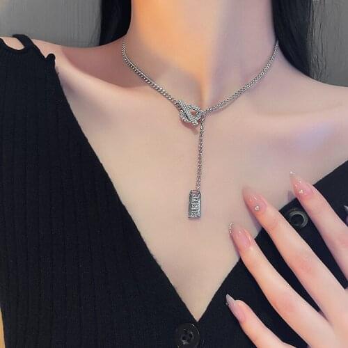 Korean Fashion Shiny Circle Toggle Clasp Pendant Necklace for Women Girls Hollow Chunky Chain Letter Rhinestone Necklace Jewelry