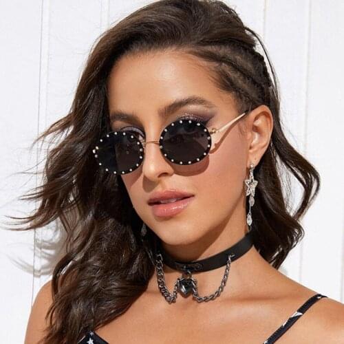 2021 Vintage Metal Oval Sunglasses Women Fashion Brand Designer Luxury Diamond Sun Glasses Female Punk Shades Oculos Feminino