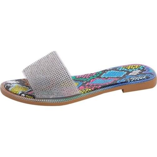 JARYCORN Slippers 2020 New Women Fashion Wild Beach Flip Flops Bright Diamond Flat Bottom Outdoor Sandals For Women Shoes
