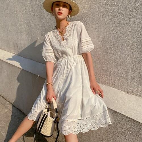 Summer new temperament lady white dress short sleeve blogger dress V-neck lace hollow out womens dress party french midi