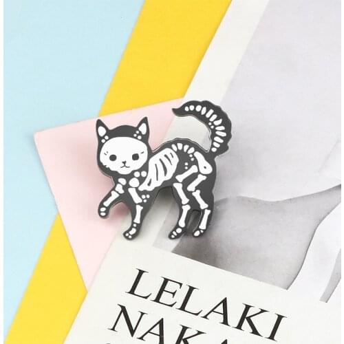 High Quality Animal Brooch Punk Style Skeleton Cat Enamel Lapel Pins Clothers Hat Bag Fashion Pin Badge Gift for Friends Jewelry