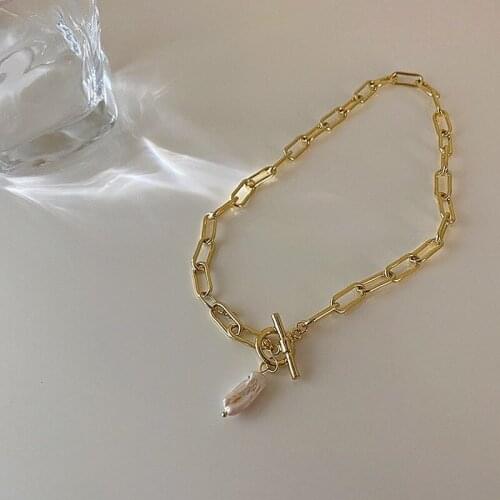 French Style Vintage Gold Plated Metal Chain Necklace Punk Style Irregular Pearl Pendant Clavicle Necklace Party Jewelry