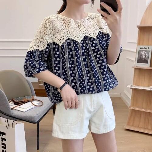 Lamtrip Retro Print Hollow Out Lace Patchwork Short Sleeve Cotton Tee T-Shirt Women 2021 Summer