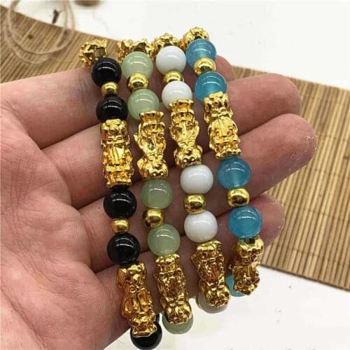Pixiu Fengshui Red Agate Bracelet Unisex Golden Pixiu Bracelet Wealth and Good Luck Fashion Jewelry Men and Women Bracelet