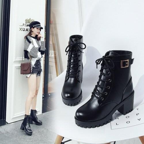 Womens Short Boot Lace Up Boots Autumn Shoes Bootee Woman Booties Ladies Round Toe Luxury Designer Chelsea Ankle Rubber 7.5 cm