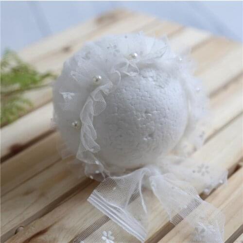 Vintage White Lace Floral Bonnet Handmade Ruffle Flower Hat Neborn Photography Cap Baby Beanie Studio Photo Props