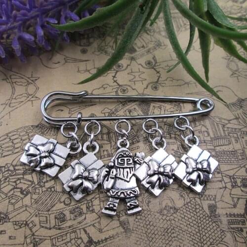 Merry Christmas Santa Gifts Holiday Theme Silver Plated Charm Brooch Gift Birthday