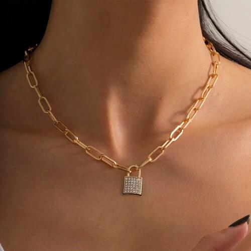 Lacteo Simple Minimalist Shiny Rhinestone Lock Shape Pendant Necklace Jewelry For Women 2021 Fashion Daily life Choker Necklace
