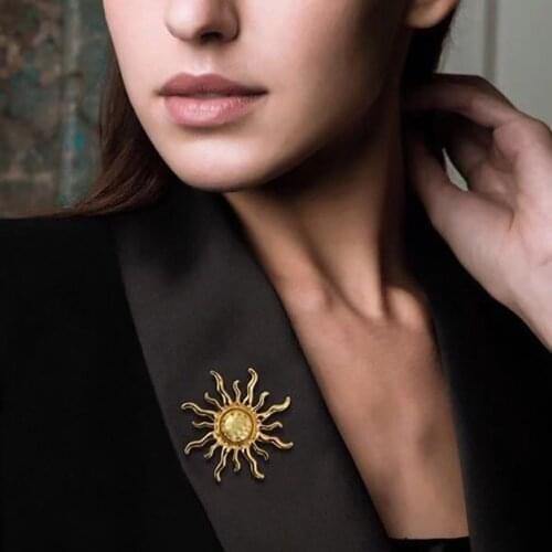 2021 Luxury Brand Fashion Jewelry Vintage Style Sun Brooch Sweater Jewelry Light Gold Color Fine Top Quality Cute Lovely Jewelry