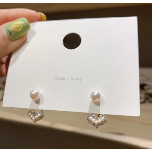 Punk Girl Earrings 2020 Fashion Temperament New Earrings All-match Simple Crystal Little Love Little Pearl Girl Earrings