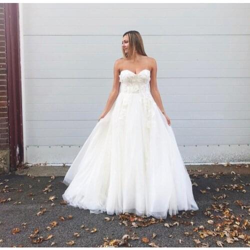 Latest Strapless Wedding Dresses with Appliques Sweep Train Zipper Back Simple A-Line Plus Size Bridal Gowns Custom Made