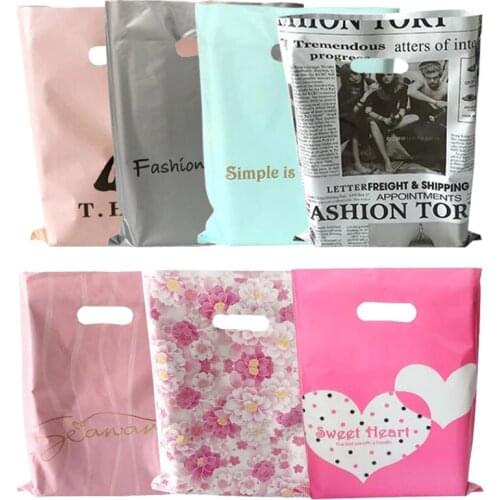 50pcs Cute Pattern Plastic Bag Christmas Gift Clothing Packaging Wedding Birthday Party Decoration Gift Bags with handle