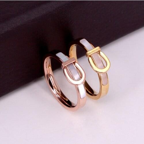 Stainless Steel Belt Buckle Shell Letter Ring for Women Original Brand Luxury Rings Catwalk Korean Jewelry Z028