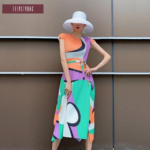2021 Summer Printed woman dress With Belt Miyak Pleated Fashion o-neck Loose Size Female Dresses Tide