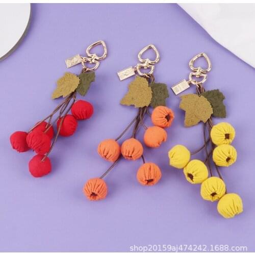 Hot Sell Cute Handmade Cloth Simulation Grape Key Chains for Women Funny Fruit Keychains Bag Hanging Car Key Holder Keyrings
