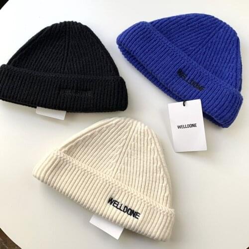 2020 Korean new autumn winter letter knitted wool womens hat the same cold hat thickened warm ear cap couples Pullover cap