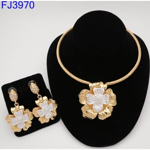 New Exquisite Dubai Jewelry Set Luxury Silver Plated Big Nigerian Wedding African Beads Jewelry Set Costume New Design