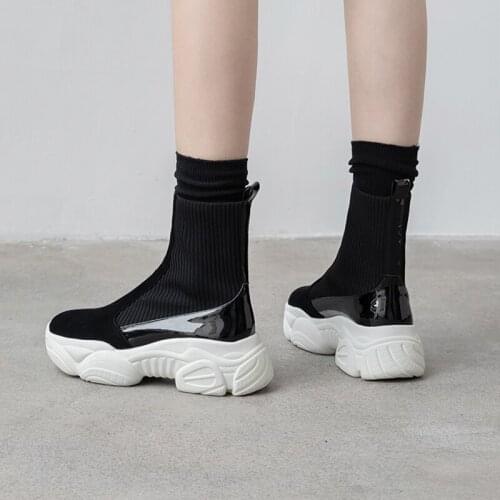 2020 Autumn winter new breathable sponge cake sole daddy shoes female fashion joker socks shoes high top sneakers X546