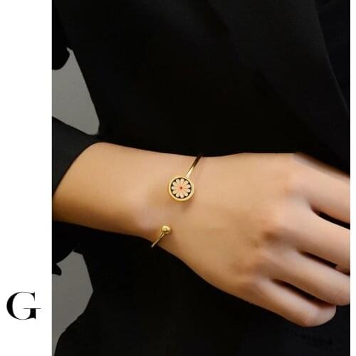 GHIDBK 2020 Fashion Stainless Steel Delicate Daisy Flower Pendant Necklaces Lovely Charming Chokers Women Necklace Wholesale