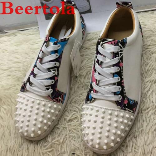 Beertola New Unisex Flats Shoes Graffiti Patchwork Flange Couple White Shoes Head Studded Spikes Casual Style Zapatos De Pareja