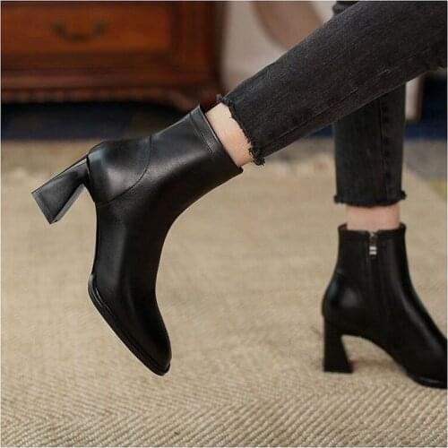 Chunky Winter Shoes Women Ankle Boots New Luxury Chelsea Boots Platform Ankle Boots Slip On Thick Heel Short Boot Brand Designer